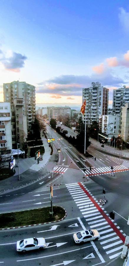 Skopje City Centar Apartment Near Marriott Bagian luar foto