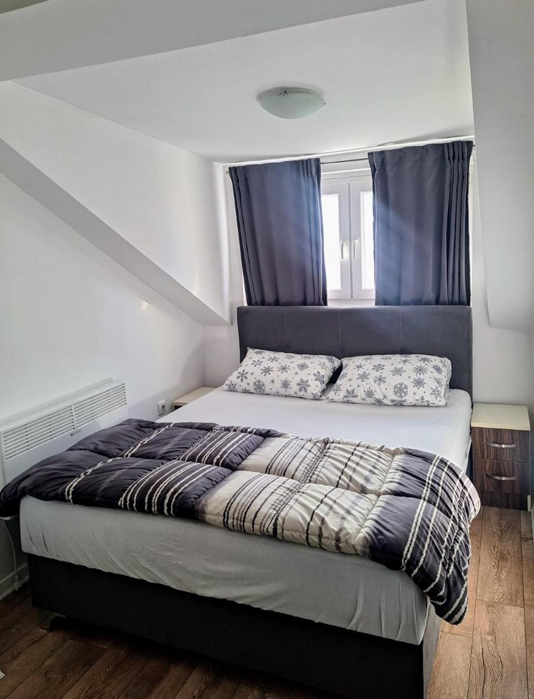 Skopje City Centar Apartment Near Marriott Bagian luar foto